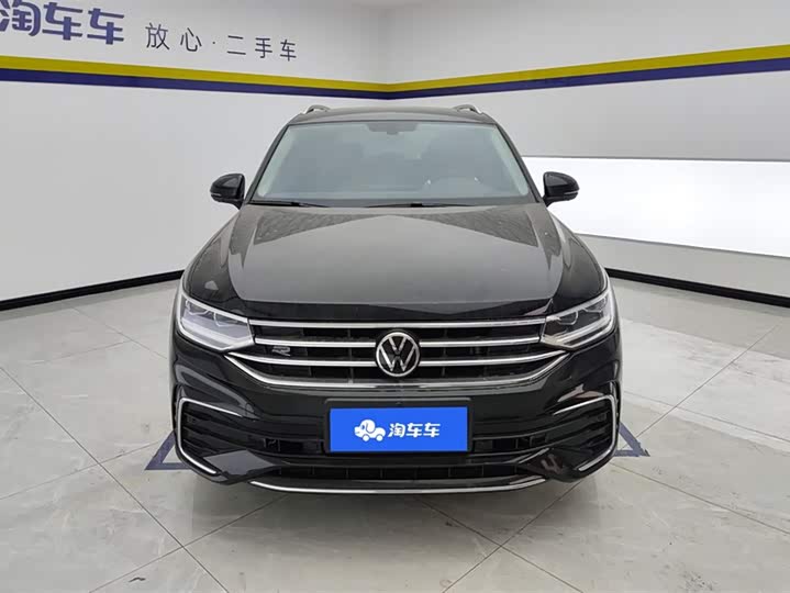 Фото 2 - Volkswagen Tiguan L Pro