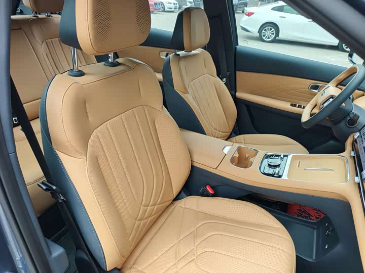 Фото 6 - Geely Galaxy Starship 7