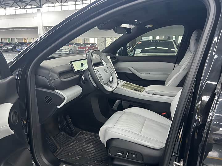 Фото 4 - Nio ES6