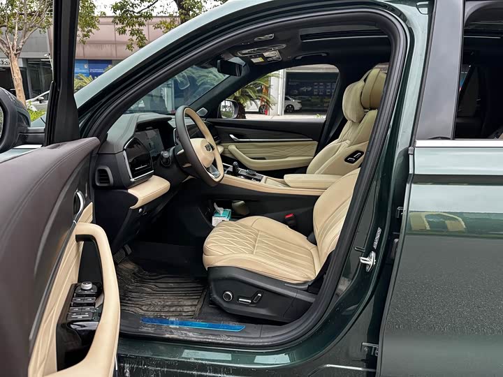 Photo 7 - Geely Monjaro