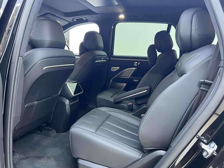 Фото 6 - Nio Onvo L90