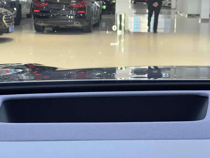 Фото 8 - Nio Onvo L90