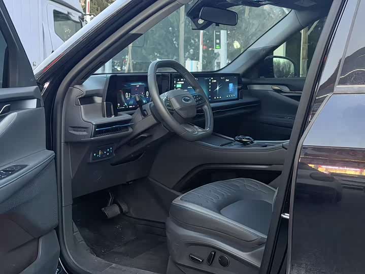 Фото 4 - Ford Edge