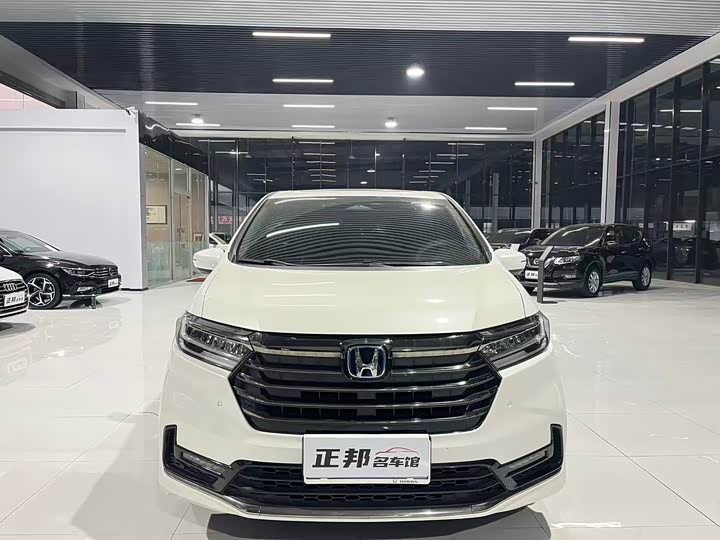 Фото 2 - Honda Odyssey
