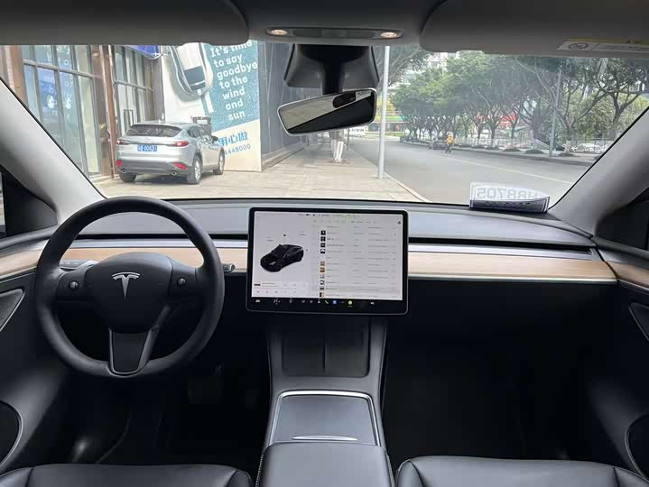 Фото 8 - Tesla Model Y