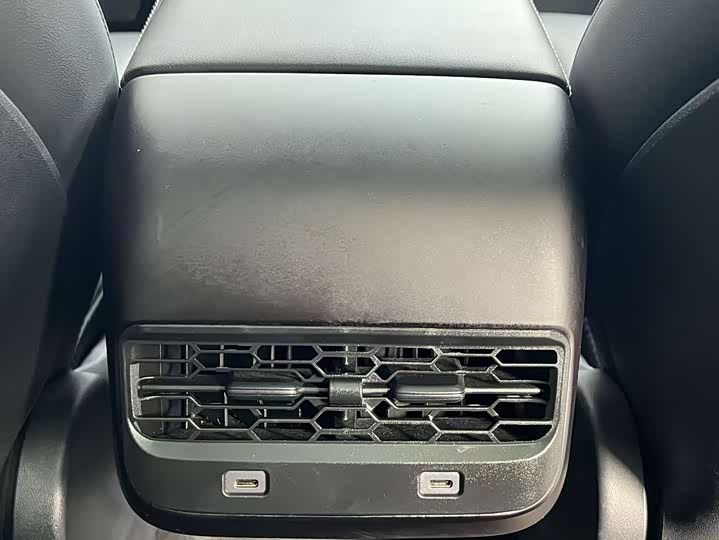 Фото 9 - Tesla Model Y