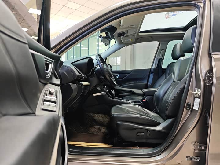 Фото 8 - Subaru Forester