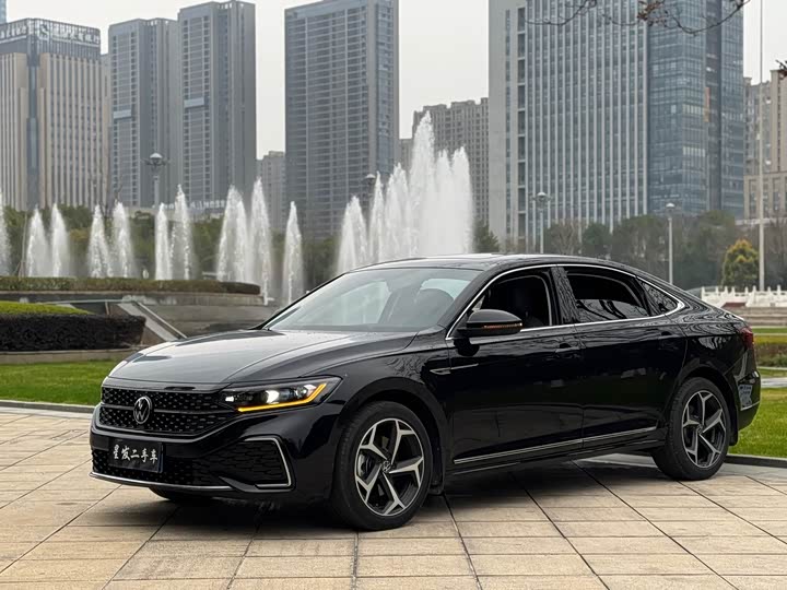 Фото 1 - Volkswagen Passat