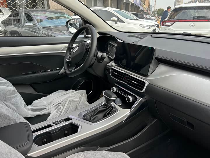 Photo 7 - Geely Coolray