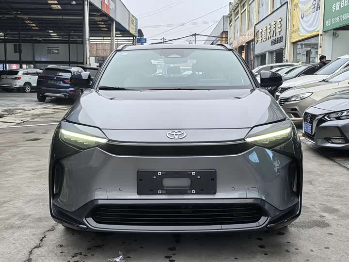 Фото 2 - Toyota bZ4X