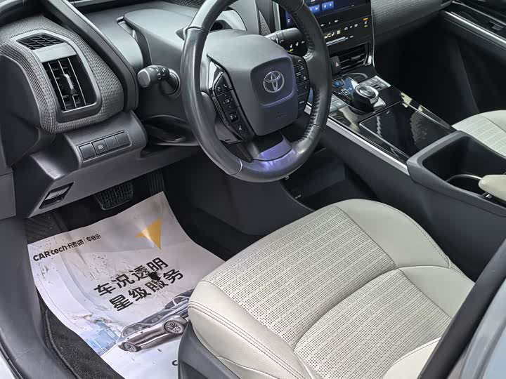 Фото 7 - Toyota bZ4X