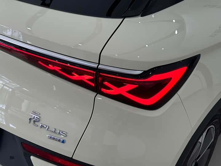 Фото 6 - BYD Yuan Plus