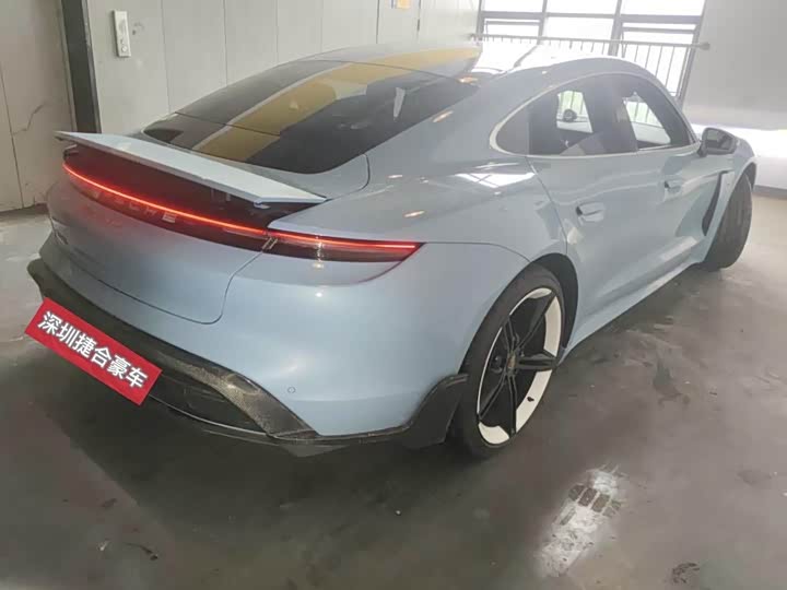 Photo 4 - Porsche Taycan