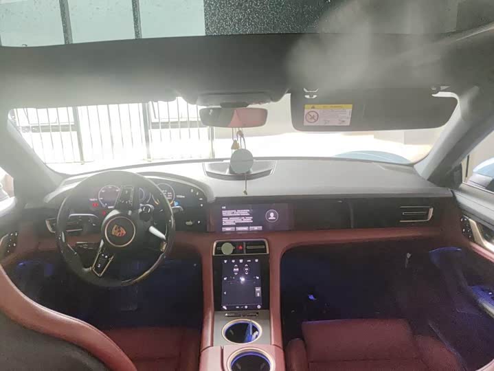 Photo 7 - Porsche Taycan