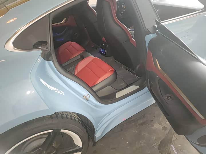 Photo 9 - Porsche Taycan