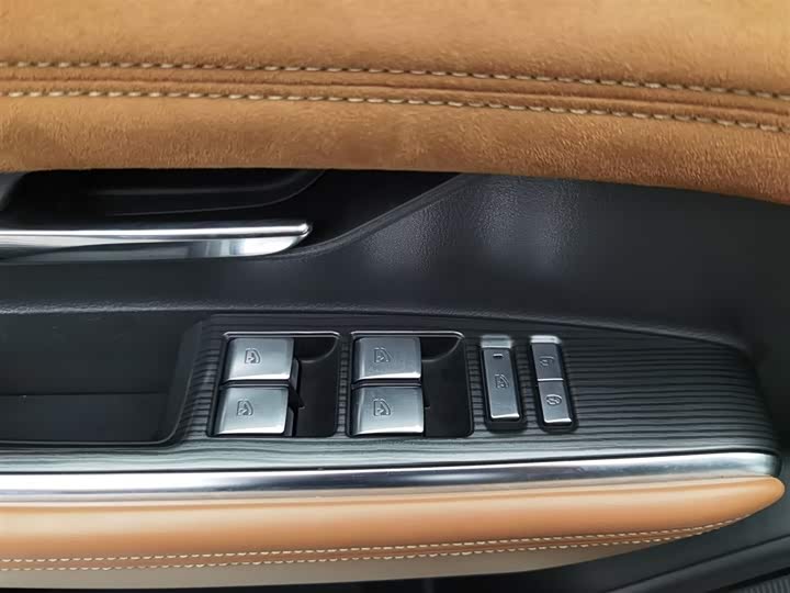 Фото 9 - Mazda EZ-6