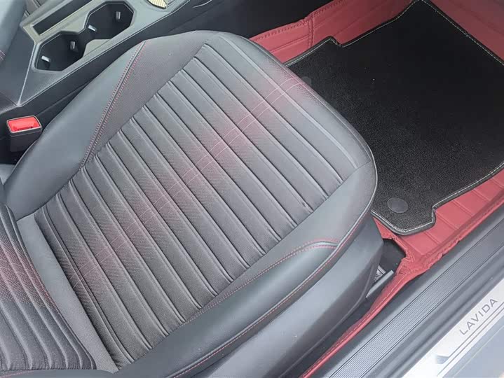 Фото 8 - Volkswagen Lavida