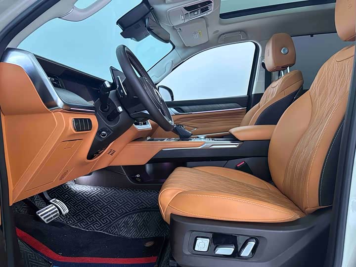 Фото 8 - Tank 500 Hybrid