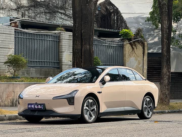 Фото 1 - XPeng Mona M03