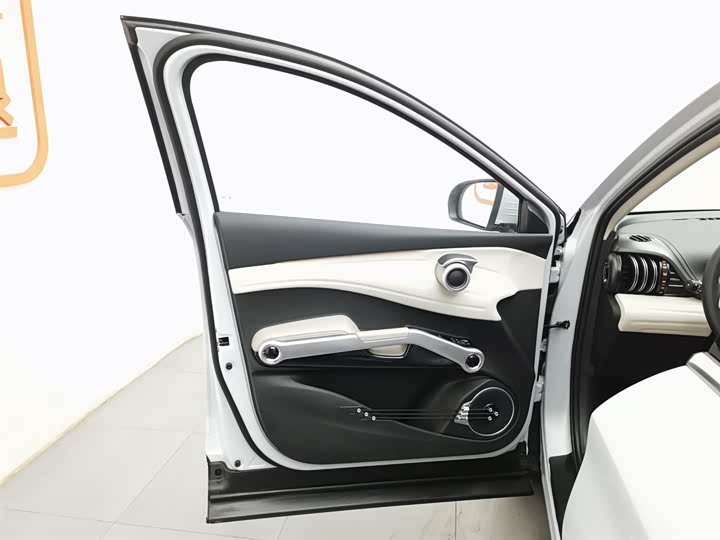 Фото 8 - BYD Yuan Plus