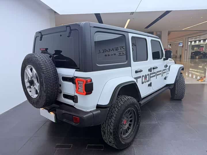 Фото 4 - Jeep Wrangler Hybrid
