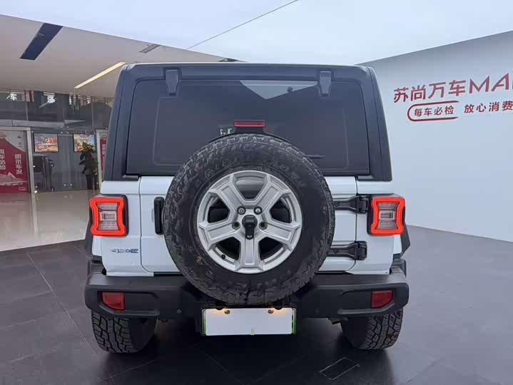 Фото 5 - Jeep Wrangler Hybrid