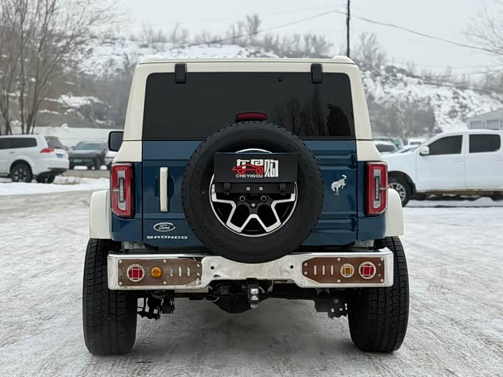 Фото 9 - Ford Bronco