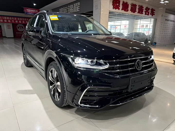 Фото 3 - Volkswagen Tiguan L Pro