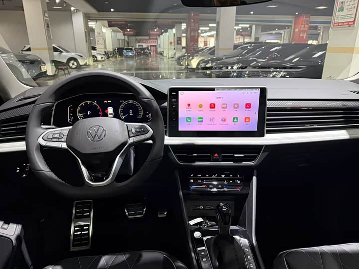 Фото 5 - Volkswagen Tiguan L Pro