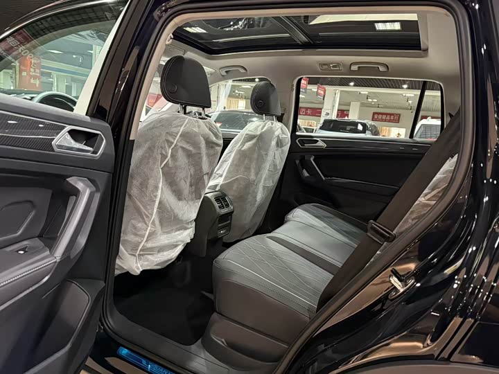 Фото 6 - Volkswagen Tiguan L Pro