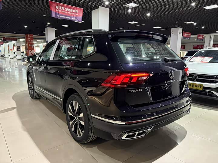 Фото 9 - Volkswagen Tiguan L Pro