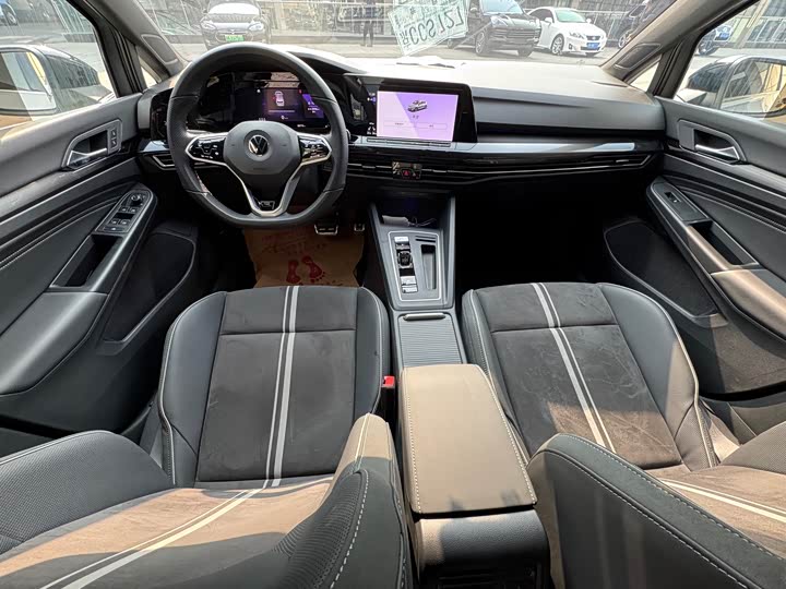 Фото 5 - Volkswagen Golf