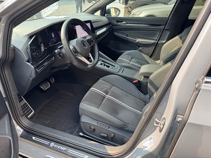 Фото 6 - Volkswagen Golf