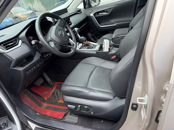 Фото 2 - Toyota Wildlander