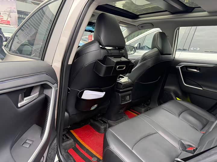 Фото 3 - Toyota Wildlander