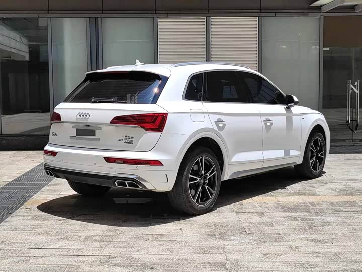 Фото 5 - Audi Q5L