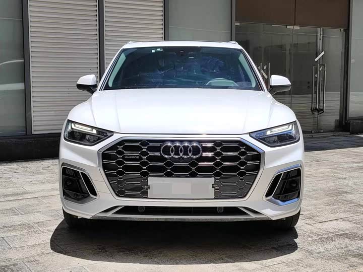 Фото 7 - Audi Q5L