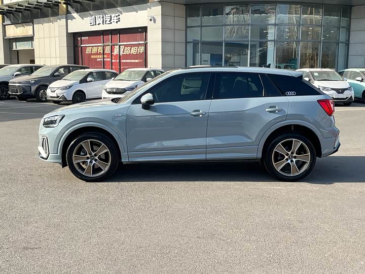 Фото 3 - Audi Q2L