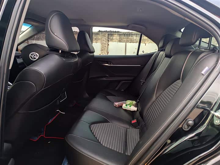 Фото 5 - Toyota Camry