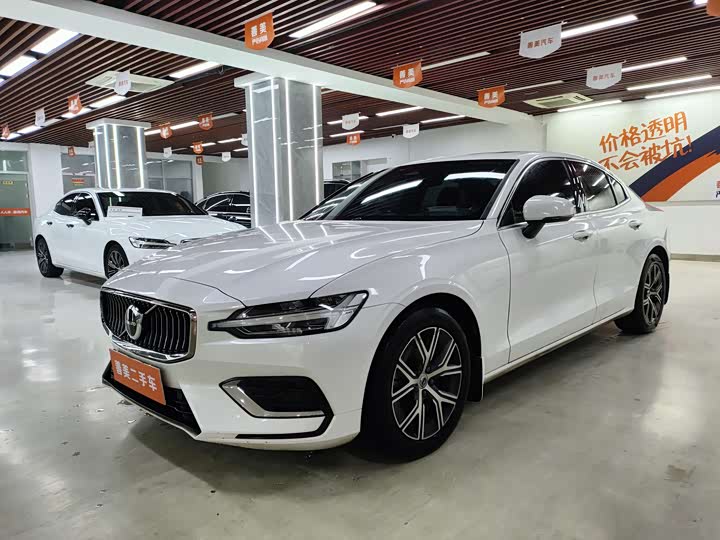 Фото 1 - Volvo S60
