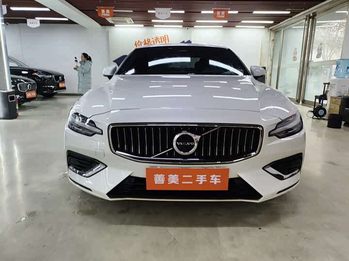 Фото 2 - Volvo S60