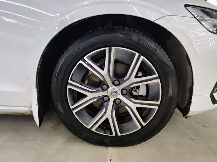 Фото 5 - Volvo S60