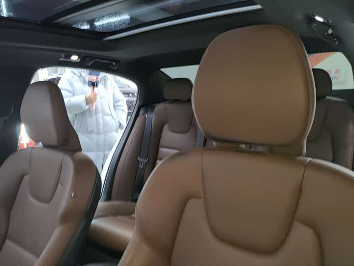 Фото 8 - Volvo S60