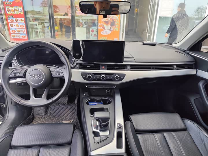 Фото 5 - Audi A4L