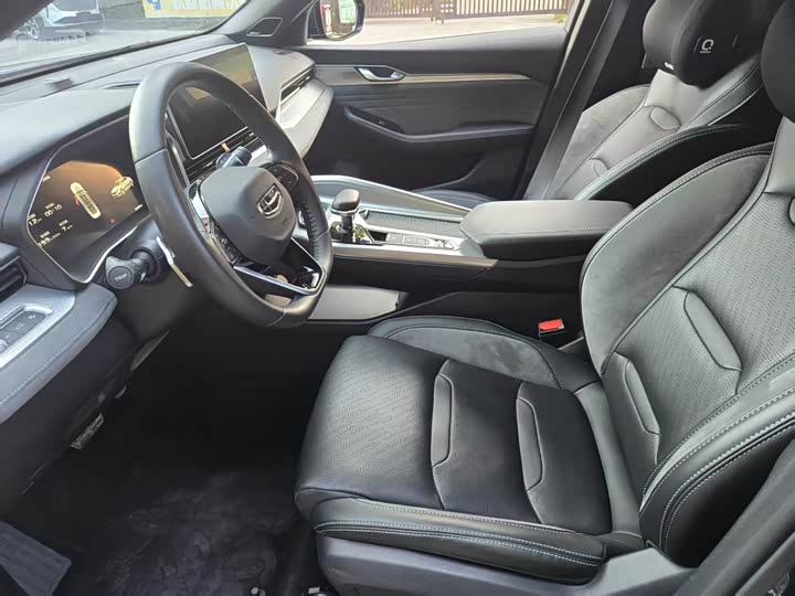 Photo 4 - Geely Preface