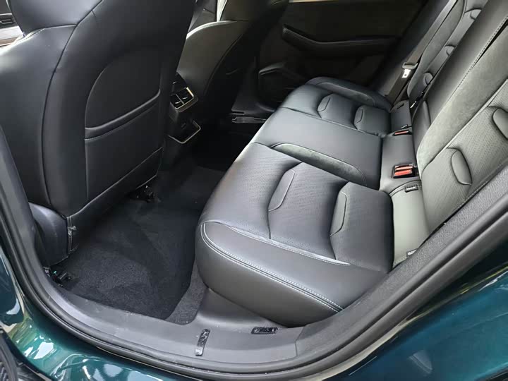 Photo 6 - Geely Preface