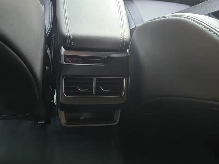 Photo 8 - Geely Preface