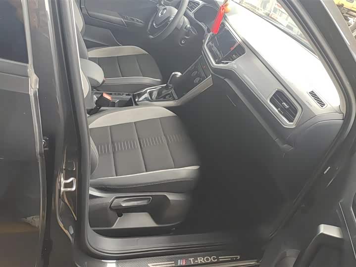 Фото 8 - Volkswagen T-Roc