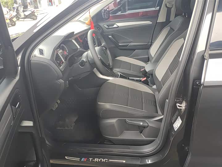 Фото 9 - Volkswagen T-Roc