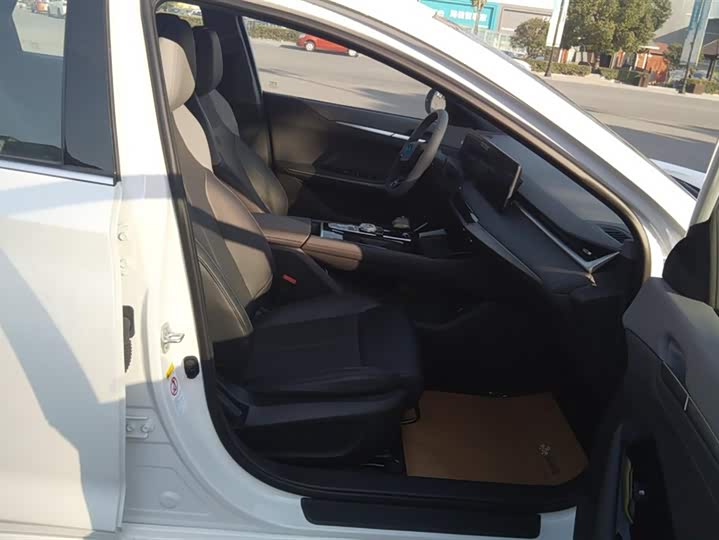 Фото 8 - Changan Raeton Plus